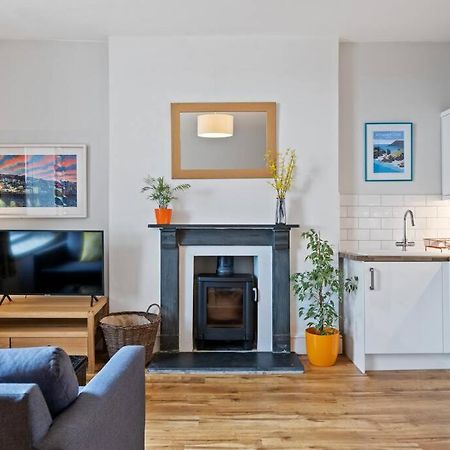 Pendennis - Bright Victorian Flat, Sea Views & Close To Beach Фалмът Екстериор снимка