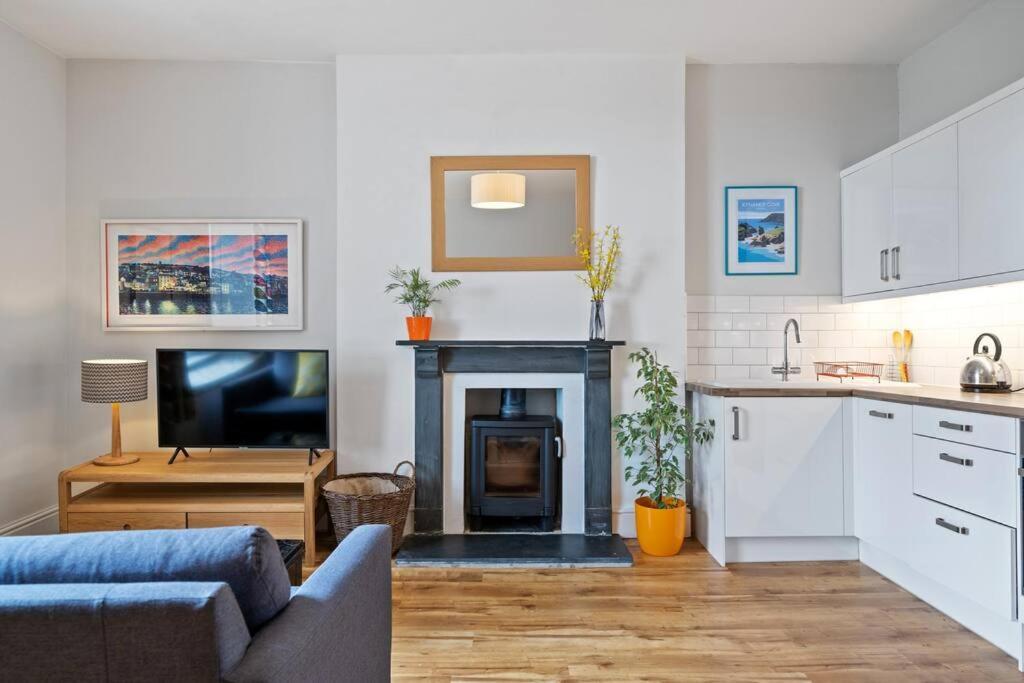 Pendennis - Bright Victorian Flat, Sea Views & Close To Beach Фалмът Екстериор снимка